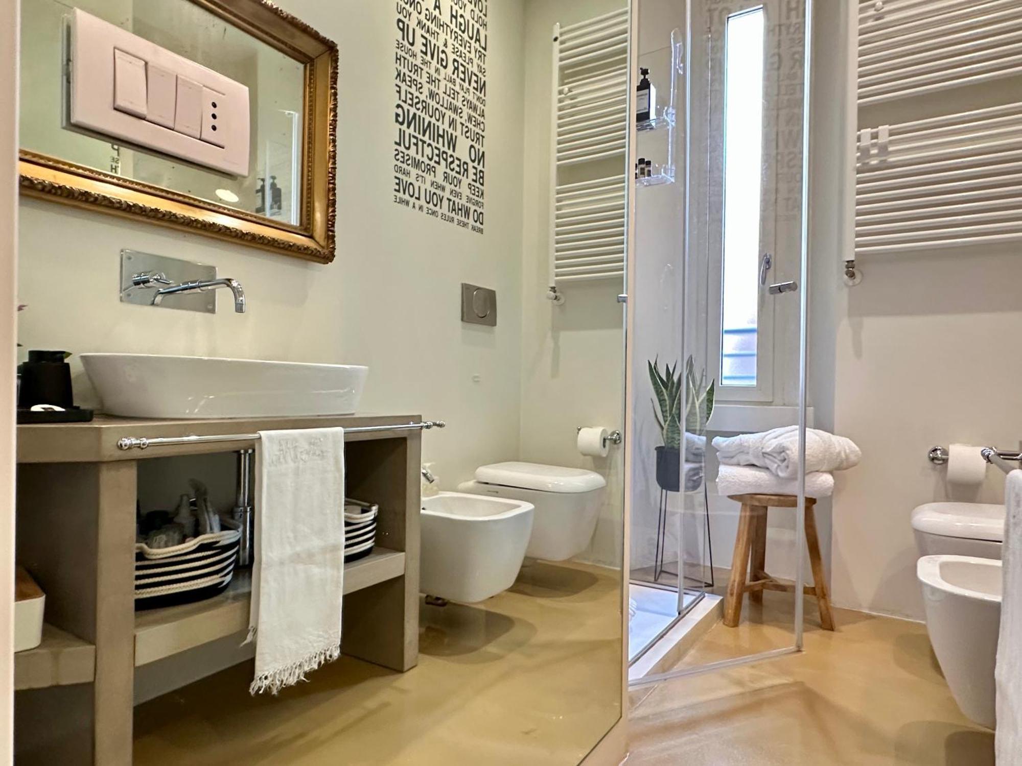 Lily Pads -Elegant Apartment- In The City Center Milano Dış mekan fotoğraf